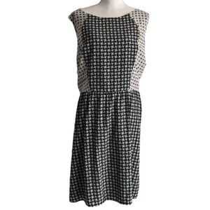 Paper Doll Dress A line Geometric print Sleeveless Keyhole back 20 Black White